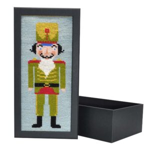 81-0584 nøddeknækker grøn